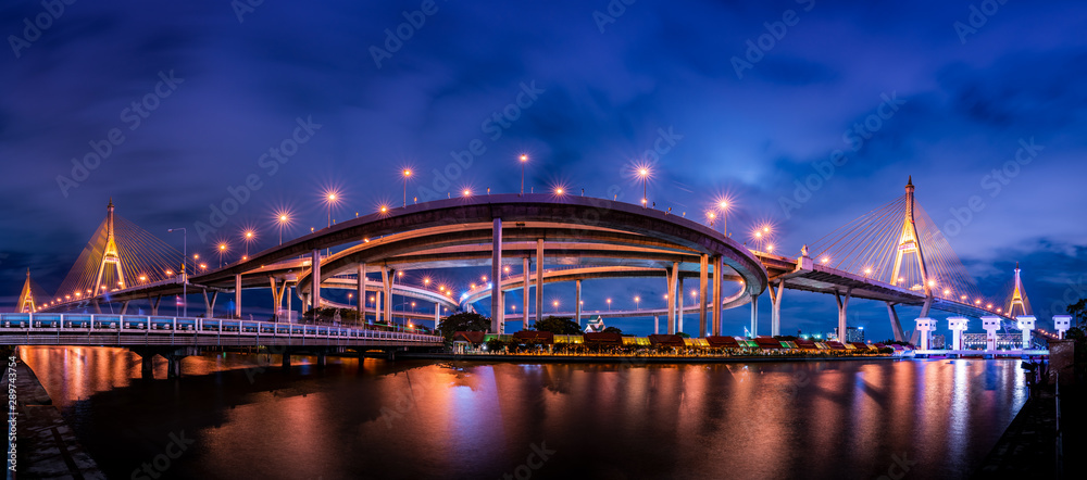 Fototapeta premium Bhumibol Bridge, Bangkok, Thailand. September 14, 2019. 