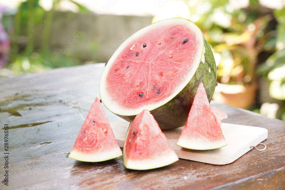 Watermelon (scientific name: Citrullus lanatus) is a fruit that contains a lot of water. And very sweet, composed of glucose. Watermelon (scientific name: Citrullus lanatus) is a fruit that contains a lot of water. And very sweet, composed of glucose.