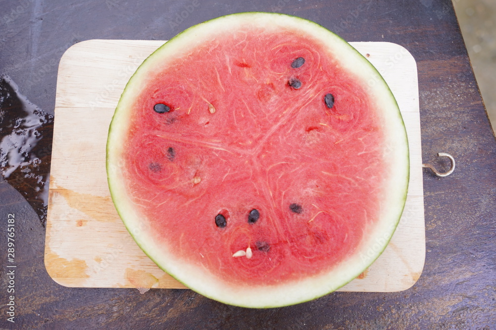 Watermelon (scientific name: Citrullus lanatus) is a fruit that contains a lot of water. And very sweet, composed of glucose. Watermelon (scientific name: Citrullus lanatus) is a fruit that contains a lot of water. And very sweet, composed of glucose.