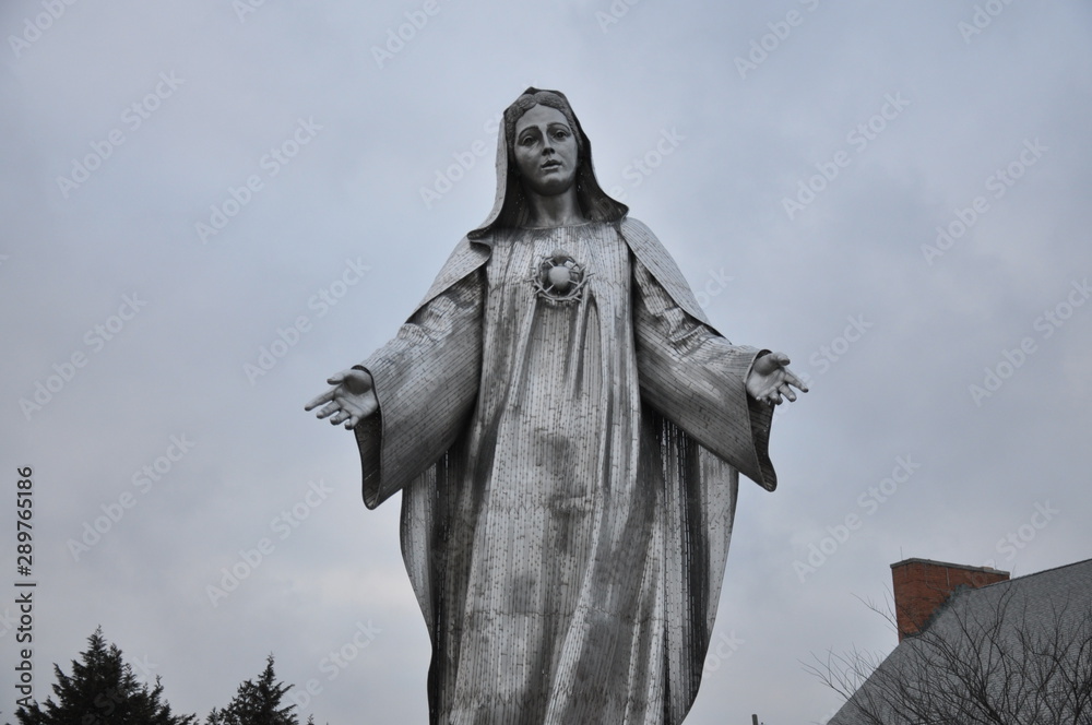 Fototapeta premium Mary statue