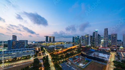 Fototapeta Naklejka Na Ścianę i Meble -  Singapore skyscrapers at dawn
