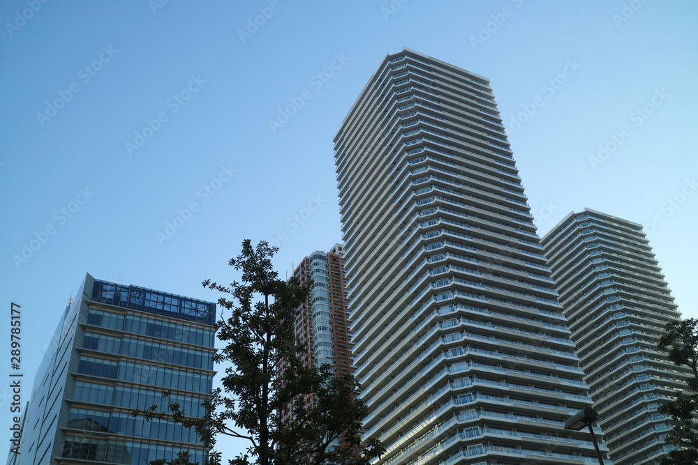 Obraz premium 武蔵小杉駅周辺のビル