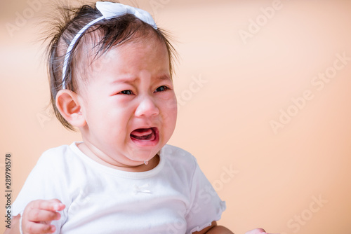 Fotografi Asian child baby sad cry