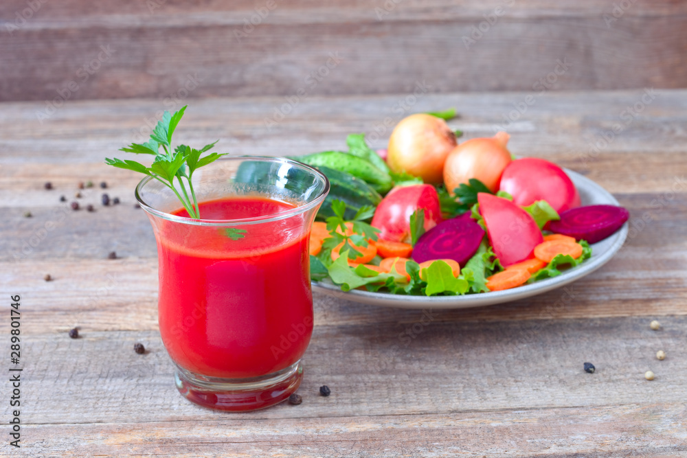 Roter Gemüsesaft Roter Gemüsesaft