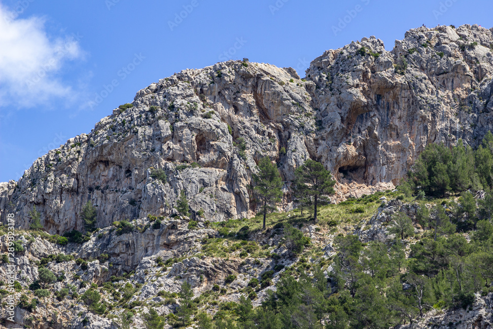 Bergrücken, Felsen auf der Halbinsel La Victoria, Mallorca