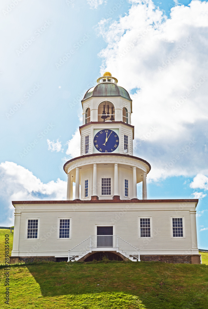 Obraz premium The Town Clock, also sometimes called the Old Town Clock or Citadel Clock Tower, is one of the most recognizable landmarks in Halifax, Nova Scotia.