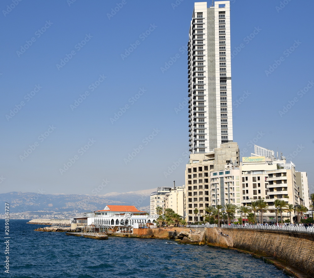 Wolkenkratzer an der Levanteküste von Beirut