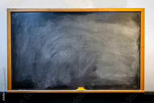 Photo Chalk blackboard and rubber isolated background