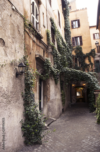 Fototapeta Naklejka Na Ścianę i Meble -  Walk through the streets of Rome nice corner