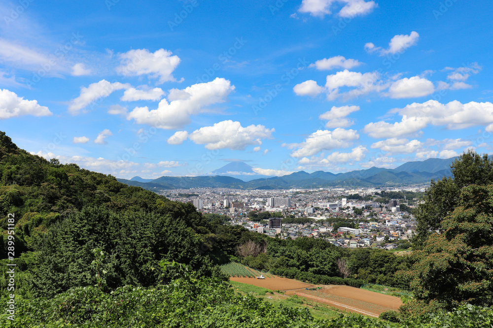 弘法山中腹から見た秦野市街と富士山（神奈川県）,Mt.Fuji and Hadano City(Kanagawa Pref.Japan)