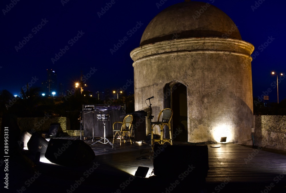 Naklejka premium Musical night in the colonial fortresses of Cartagena.