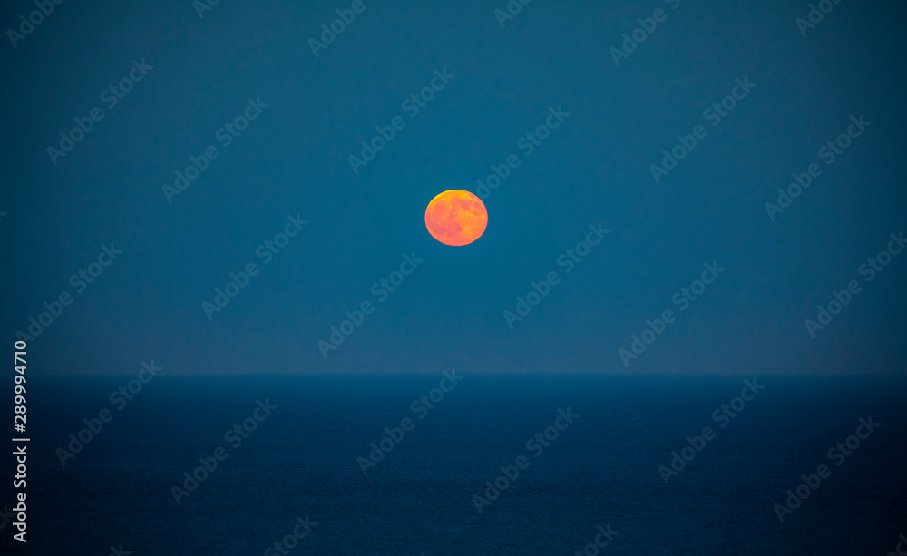 Noche de luna llena en Benidorm Noche de luna llena en Benidorm