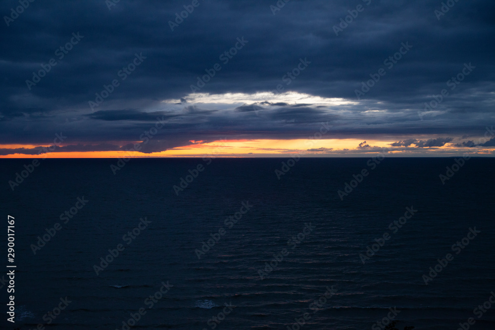 Fototapeta premium clouds and sea early morning sunset