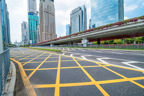 Photography 中国广东省深圳市城市CBD建筑和空路面