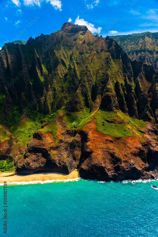 Amazing view of the Nāpali Coast State Wilderness Park in Kauai Island, Hawaii.