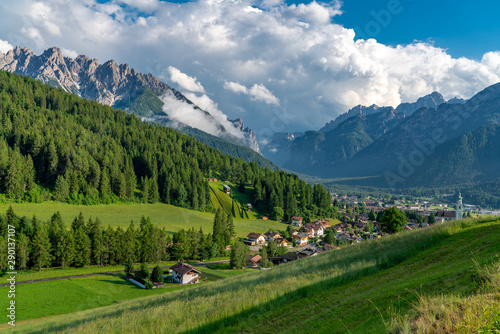 Gewitterwolken   ber dem St  dtchen Toblach