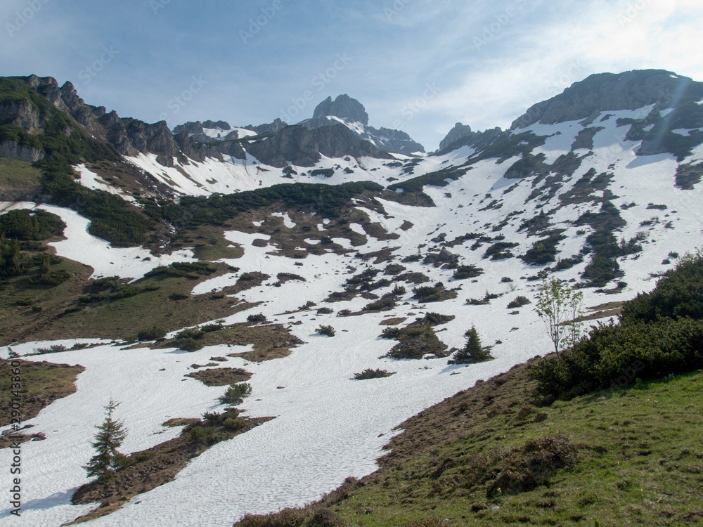 Obraz premium beautiful nature hiking in gousaukamm dachsteingebirge