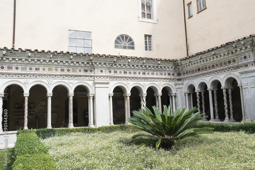 Obraz premium Cloister of the Cathedral of San Paolo Fuori Le Mura Rome