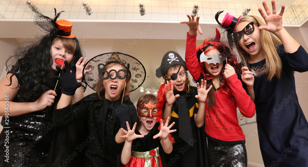 Fototapeta premium kids in Halloween party