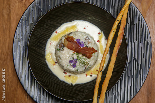 Fotografia Creamy mushroom risotto