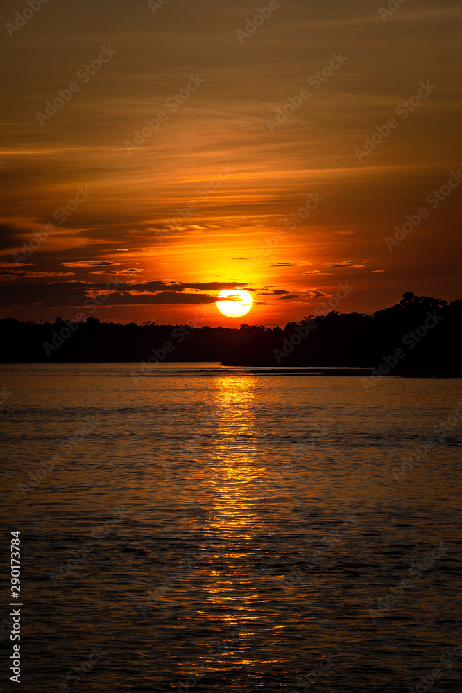 Atardecer en el Rio Inirida- Guainia-Colombia Atardecer en el Rio Inirida- Guainia-Colombia