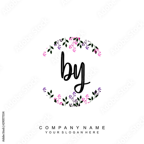 letter BY surrounded by beautiful and elegant flowers and leaves. Wedding monogram logo template. Fashion Logo template Vectors,