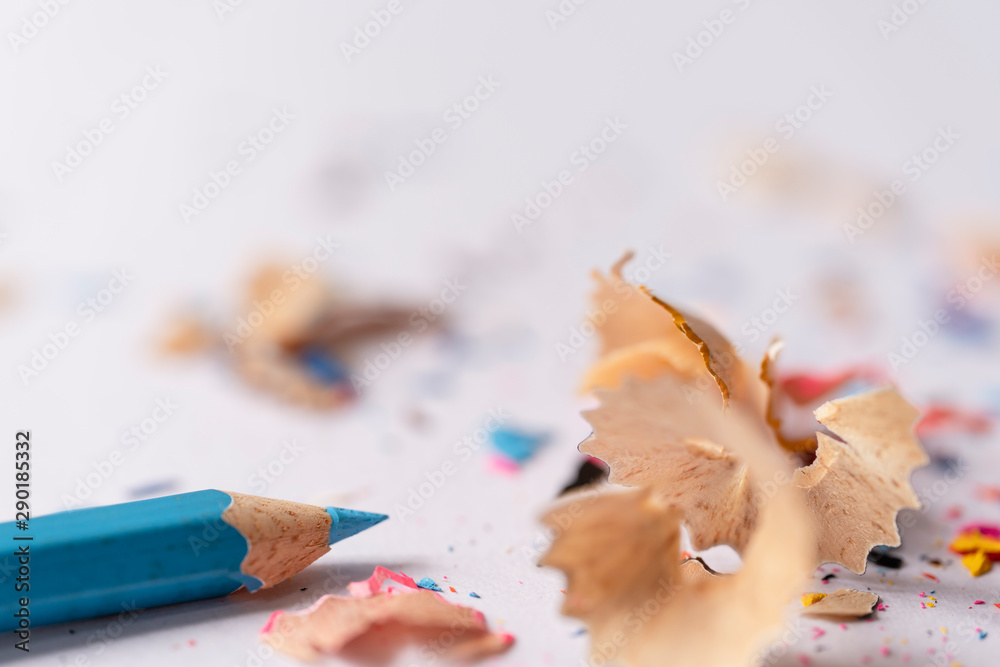 Hone the wood color on the place. Hone the wood color on the place.