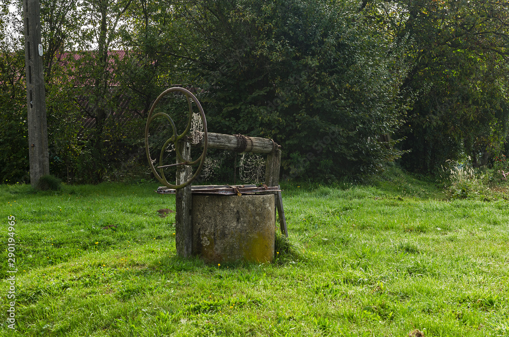 Fototapeta premium Studnia