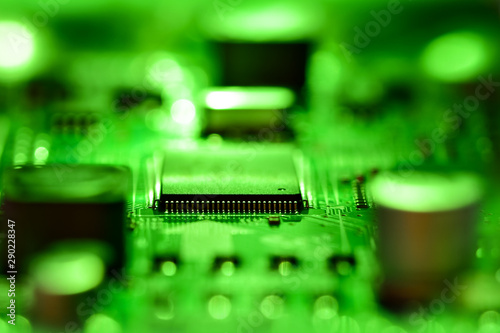 Selective focus, integrated electronic circuit and microprocessor in a bright green light