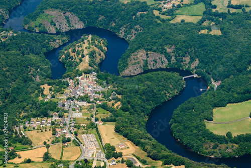 	 Crozant et ses ruines - Vallée des peintres - Creuse	 photo