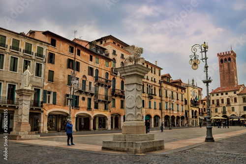 piazza della liberta in bassano del grappa, italien © ArTo