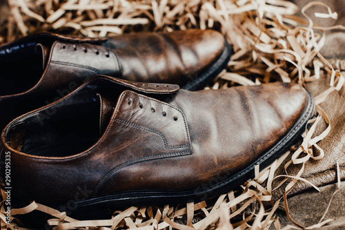 brown vintage leather chip shoes