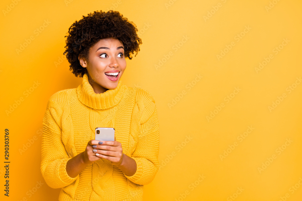 Copyspace photo of charming model stylish pretty attractive gorgeous sweet lovely beautiful girlfriend stupor with something occurring in social media wearing pullover isolated vivid color background Copyspace photo of charming model stylish pretty attractive gorgeous sweet lovely beautiful girlfriend stupor with something occurring in social media wearing pullover isolated vivid color background