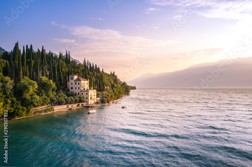 Historic wonderful villa on Garda Lake Fototapet