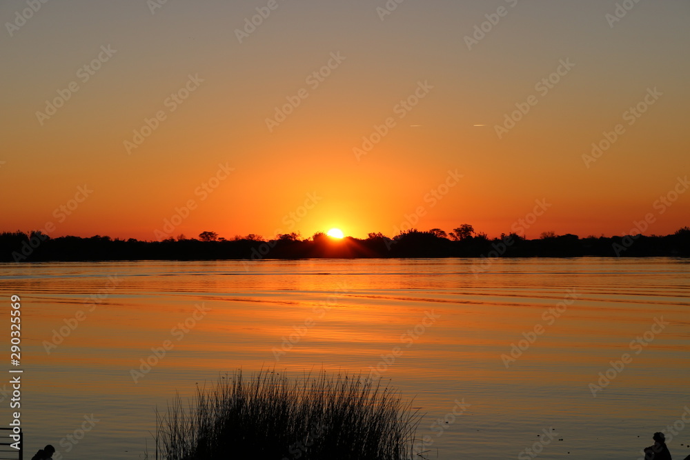 Obraz premium sunset on lake