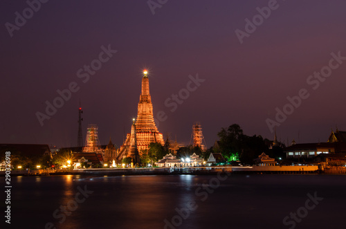 Wat Arun Temple twilight bangkok
