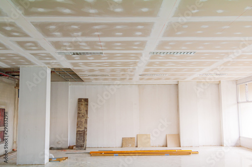 Bilde på lerret gypsum board ceiling structure and plaster mortar wall painted foundation white