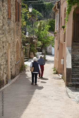 Ruelle du village de Lama en Corse