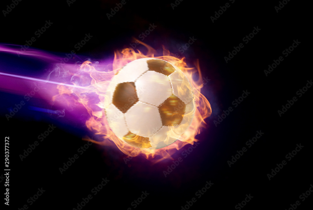 Fototapeta premium Fliegender Fußball mit Schweif