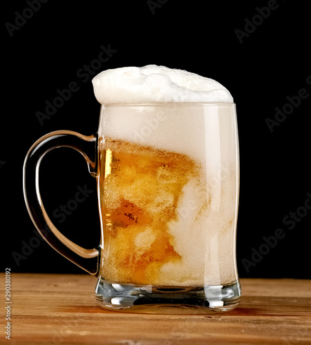 Beer mug with foam