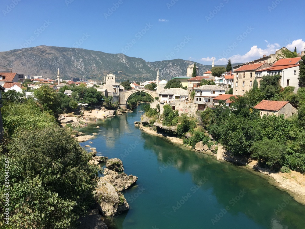 Puente de Mostar en verano