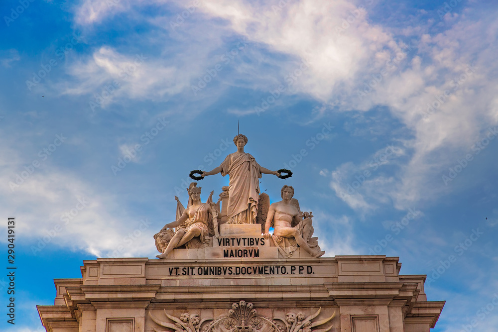 Obraz premium Famous Commerce Plaza (Praca do Comercio) in Lisbon facing Tagus River