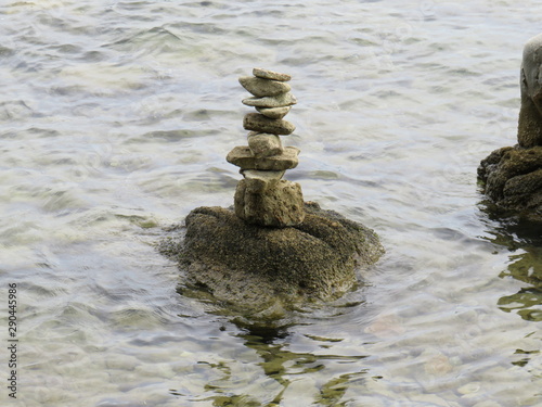 Canvas Print stones in water
