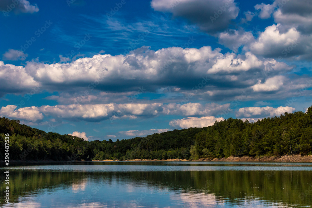 Obraz premium lake and blue sky landscape in germany