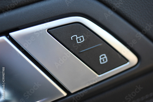 Vehicle lock button
