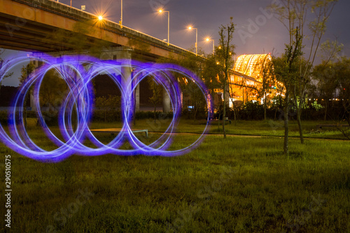 Photos sometimes make human  eyes see different moving light patterns. 