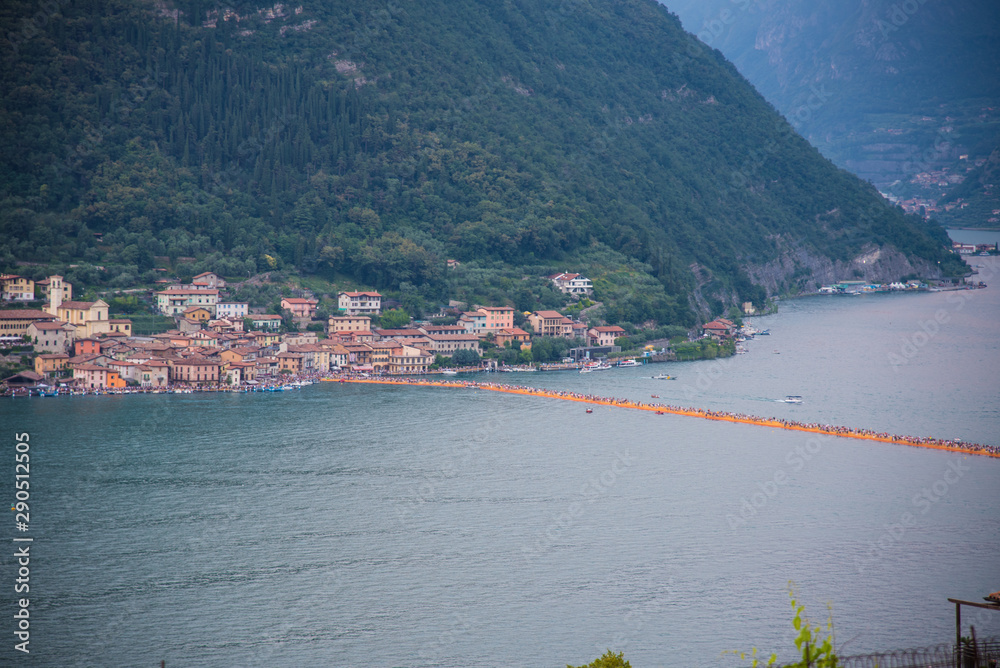 Fototapeta premium The Floating Piers dall'alto