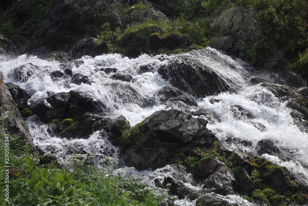Fototapeta premium Водопад. Красная гора. Усть-Коксинский район.