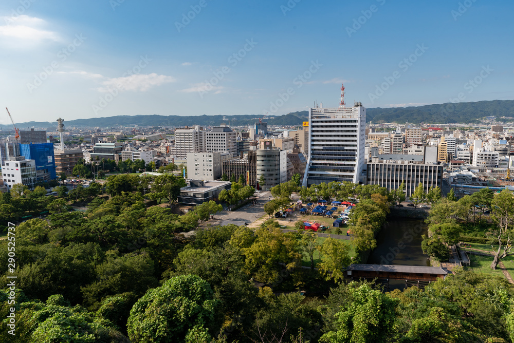 Fototapeta premium 和歌山城天守閣からの風景