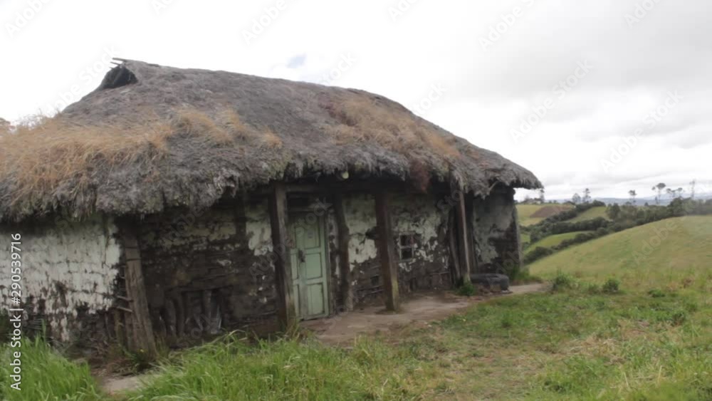 ANCIENT HOUSE OR CABAÑA IN THE COUNTRYSIDE OR NATURE ANCIENT HOUSE OR CABAÑA IN THE COUNTRYSIDE OR NATURE